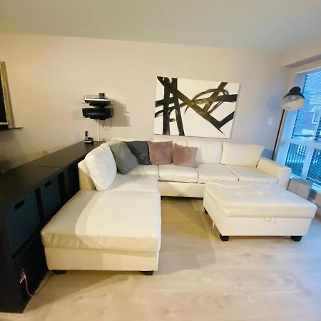 Downtown Heritage Condo With Parking Victoria Exteriör bild