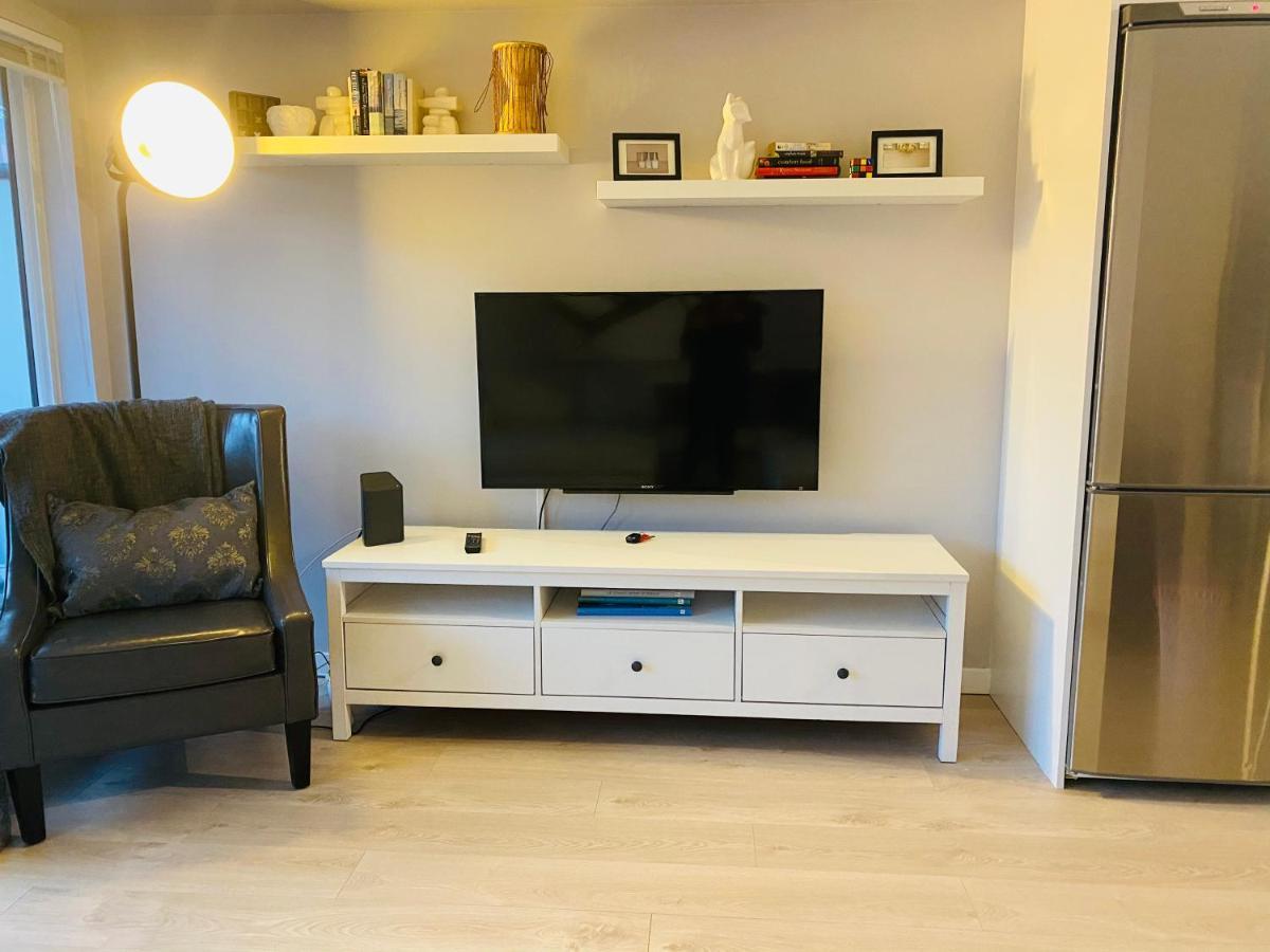 Downtown Heritage Condo With Parking Victoria Exteriör bild