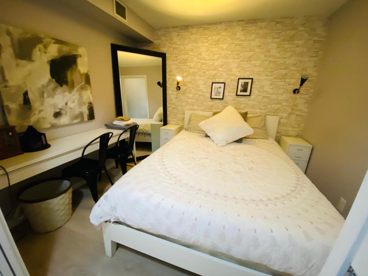 Downtown Heritage Condo With Parking Victoria Exteriör bild